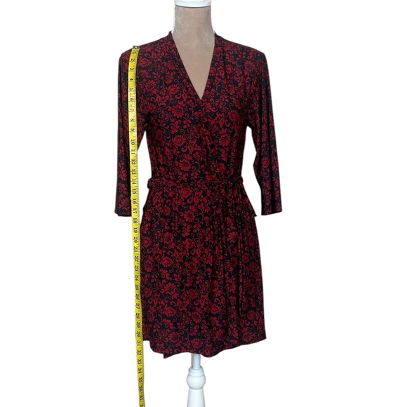 EUC Rene Rofe Black and Red Floral Wrap Robe - Picture 4 of 6